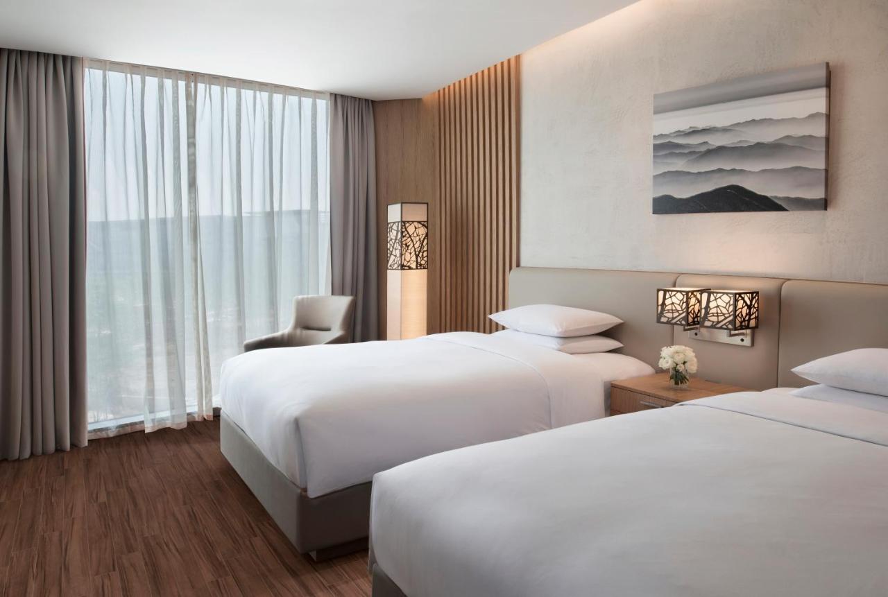 คอร์ตยาร์ด โซล โบตานิกพาร์ค Hotel ภายนอก รูปภาพ