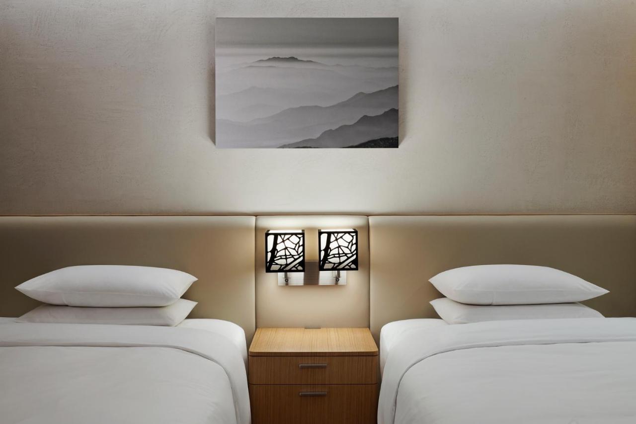 คอร์ตยาร์ด โซล โบตานิกพาร์ค Hotel ภายนอก รูปภาพ
