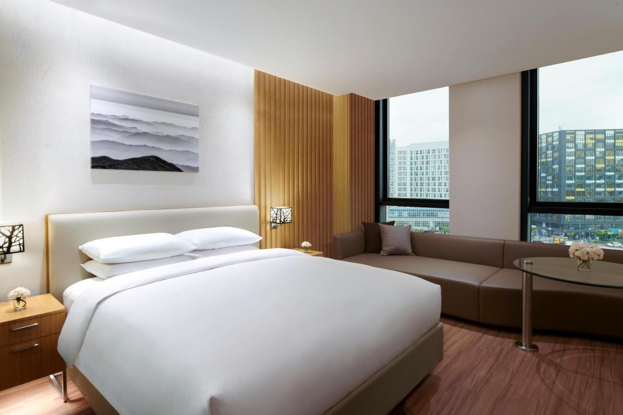คอร์ตยาร์ด โซล โบตานิกพาร์ค Hotel ภายนอก รูปภาพ